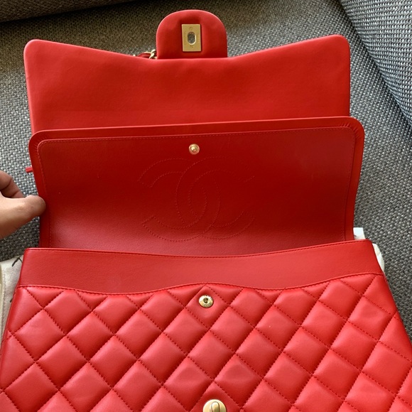 Chanel Maxi Classic Double Flap - Picture 5 of 5